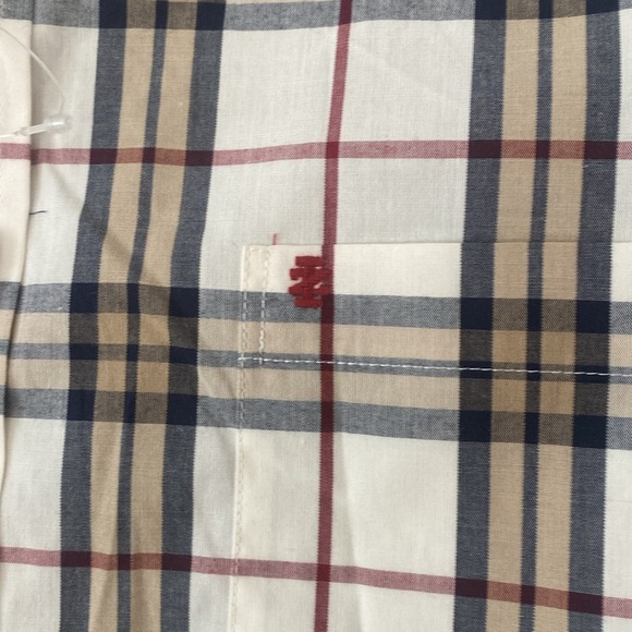 Izod Essential Poplin Plaid Button Up in size Medium - Picture 4 of 6